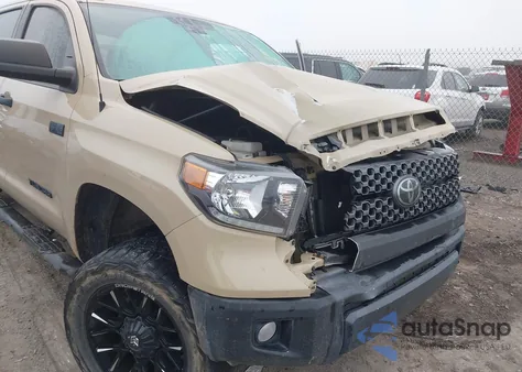 2019 Toyota Tundra Sr5 5.7L V8 из США, поврежденный, VIN 5TFDW5F1XKX820786